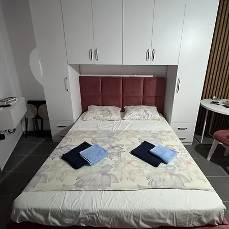 Apartman Golem * Golem (Tirana)