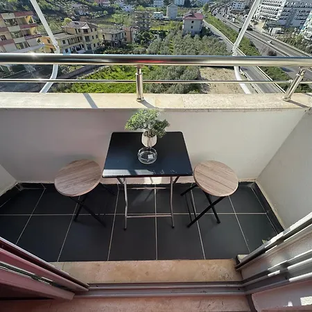 아파트 Apartman Golem *